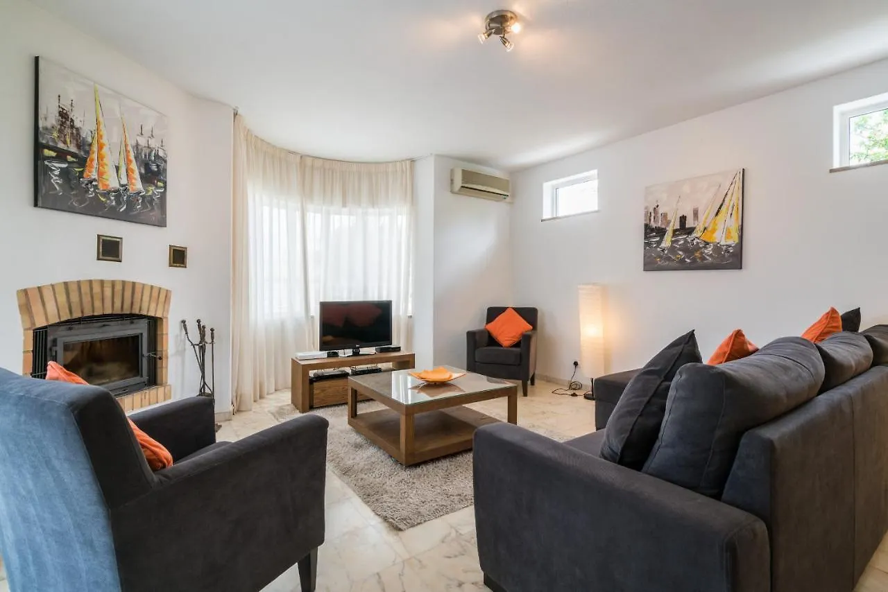 Casa Laranja Three Bedroom Villa Loule
